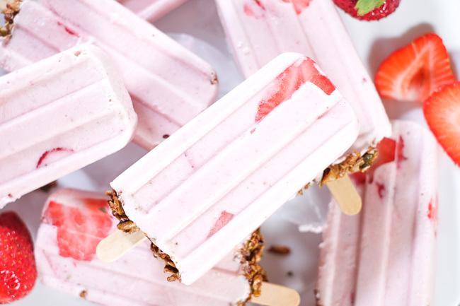 Superfood strawberry popsicle recipe