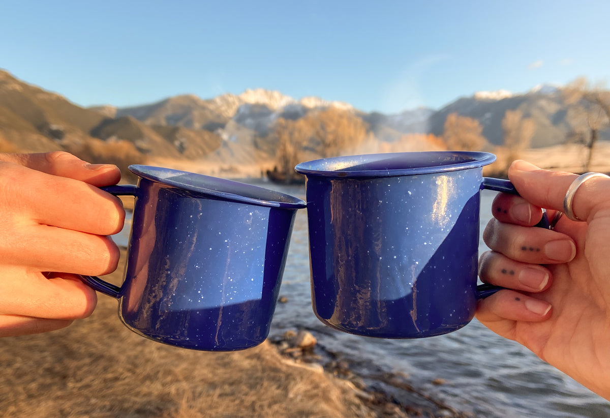 Superfood Golden Milk Latte in Camping Mugs