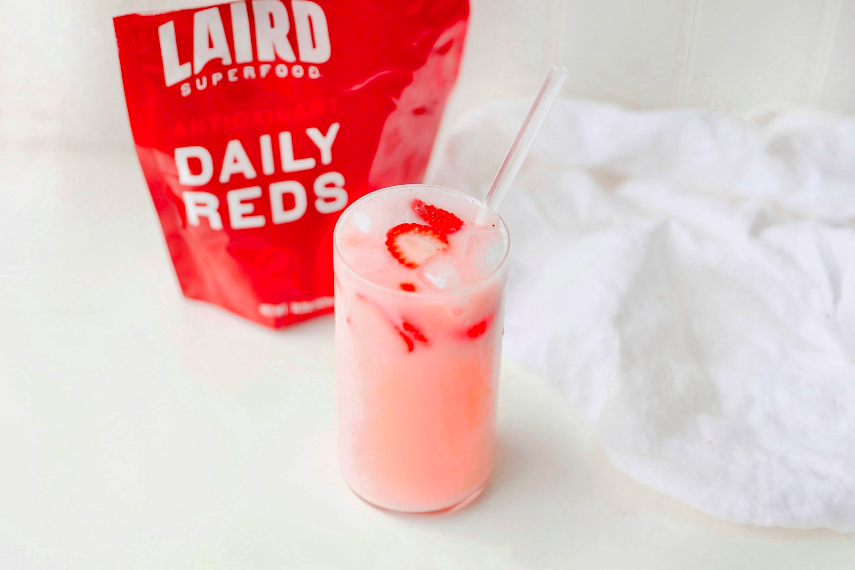 Laird Superfood | Recipes | Strawberry Pink Drink